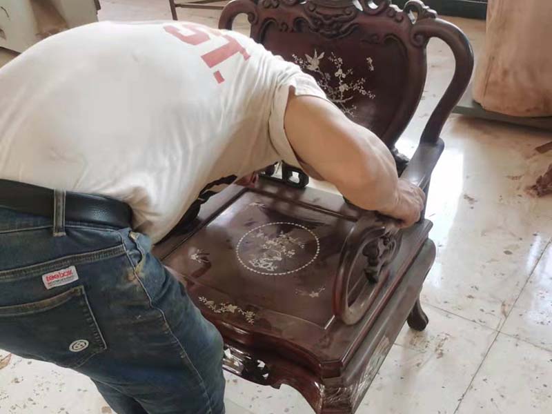 天镇老旧红木家具保养技巧